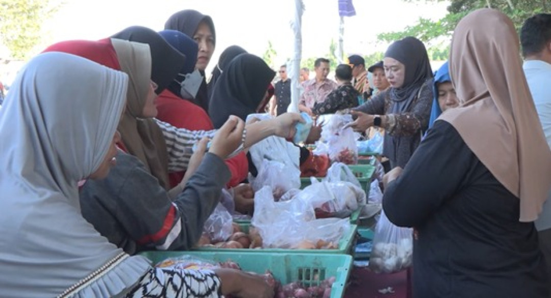 Pemprov Babel Gelar Operasi Pasar Murah di Terminal Selindung