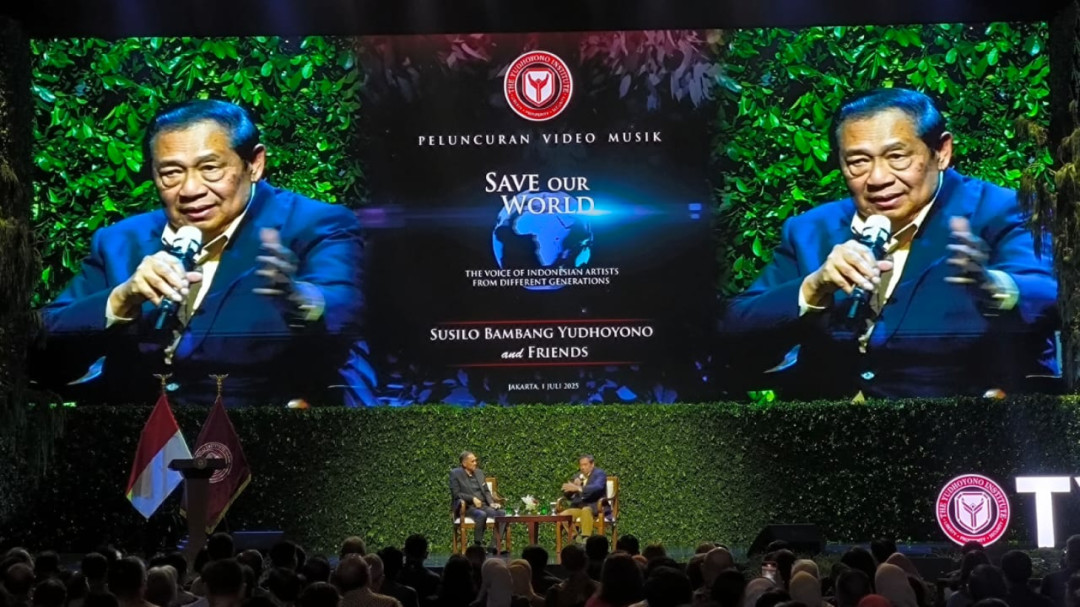 SBY Tegaskan Komitmen Perdamaian Lewat Lukisan “Stop War” dan “Peace with Nature”