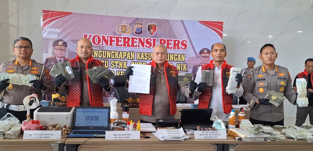 Bongkar Jaringan Besar Pemalsuan Dokumen Kendaraan, 20 Ribu Barbuk Disita