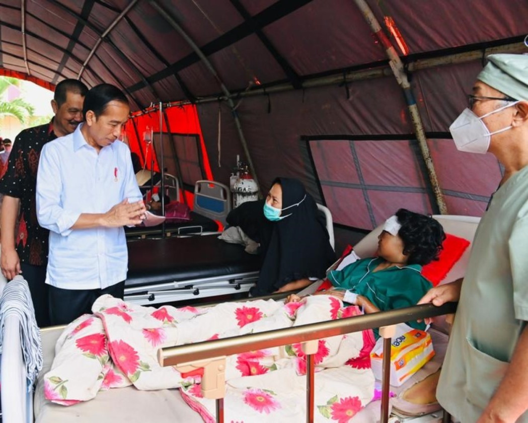 Kunjungi RSUD Sayang Cianjur, Presiden Jokowi Pastikan Pasien Korban Gempa Ditangani Baik