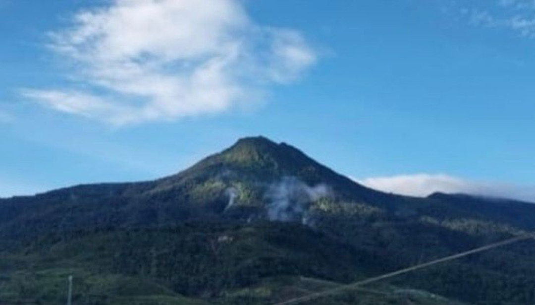 Status Gunung Talang Naik Menjadi Level II, Bupati Solok Imbau Warga Tetap Waspada