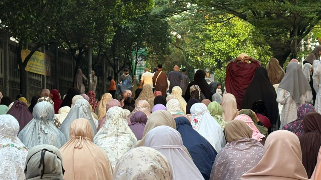 Rayakan Idulfitri 2026 Lebih Awal, Ratusan Jemaah Muhammadiyah Padati Jalan Juanda Depok