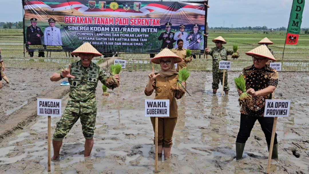 Tanam Padi Serentak di Lampung Timur, Kodam XXI/Radin Inten Dorong Lompatan Produksi Pangan