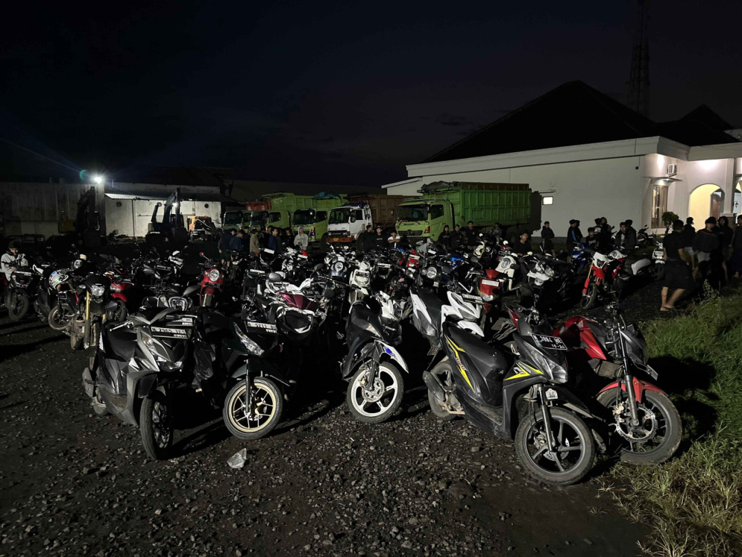 Polres Probolinggo Bubarkan Balap Liar di Dringu, Puluhan Motor Diamankan