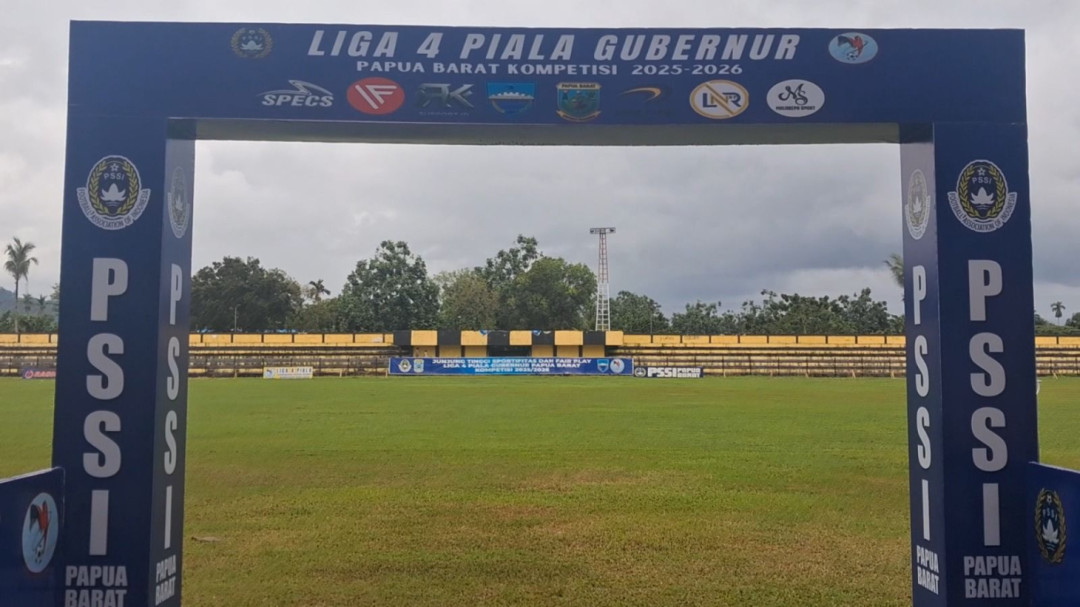 Stadion Sanggeng Resmi Disterilkan Jelang Kick Off Liga 4 Papua Barat 2026