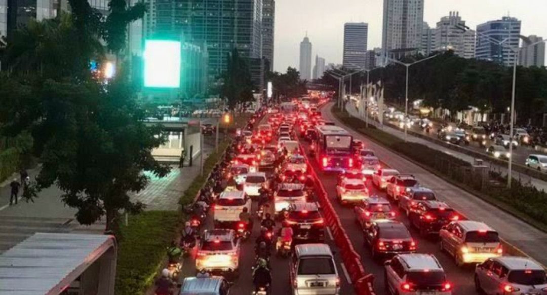 Sejumlah Ruas Tol Dalam Kota Jakarta Padat, Contraflow Diberlakukan