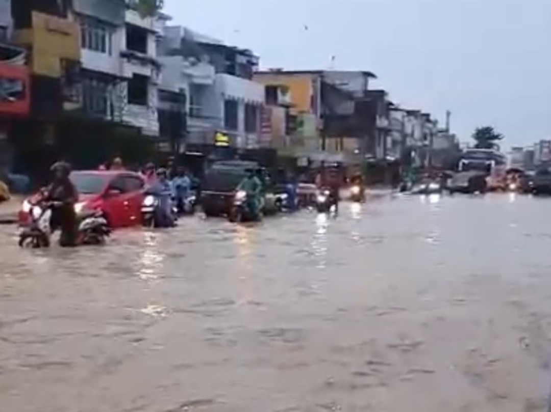 Banjir Rendam Wilayah Amplas Medan dari Pagi Hari