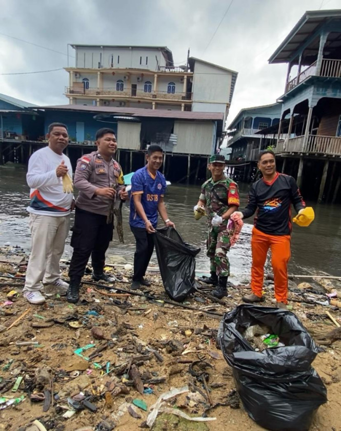 Dukung Indonesia ASRI, KOMBE-PANTAS Lakukan Aksi Bersih Sampah Plastik