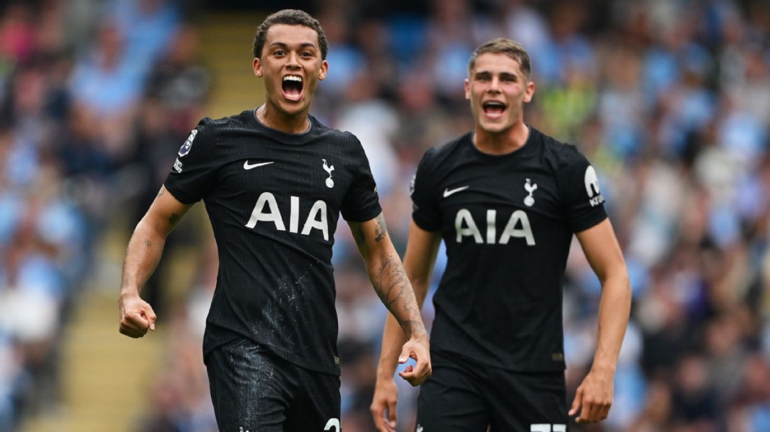 Manchester City Tumbang di Kandang, Tottenham Kokoh di Puncak Klasemen