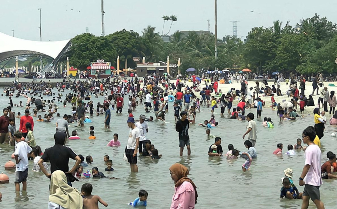 Puluhan Ribu Wisatawan Kunjungi Ancol Saat Libur Lebaran