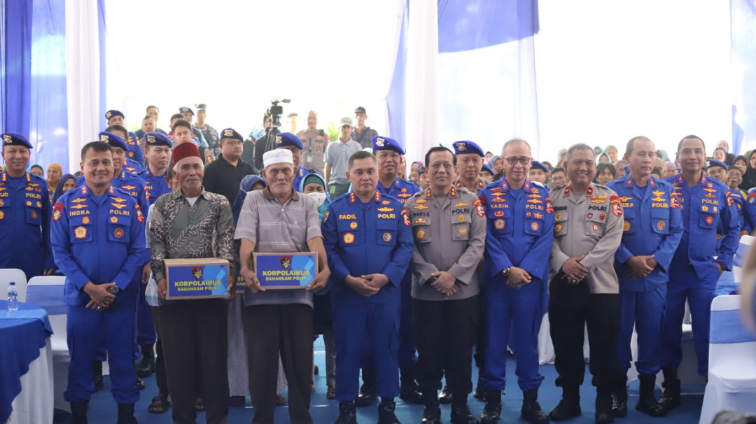 Kabaharkam Polri Resmikan Program Polisi RW Polairud di Pulau Untung Jawa