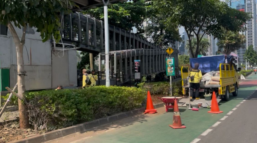 Sempat Rusak Usai Aksi Demo, Kini Penataan di Gerbang Polda Metro Kembali Dimulai