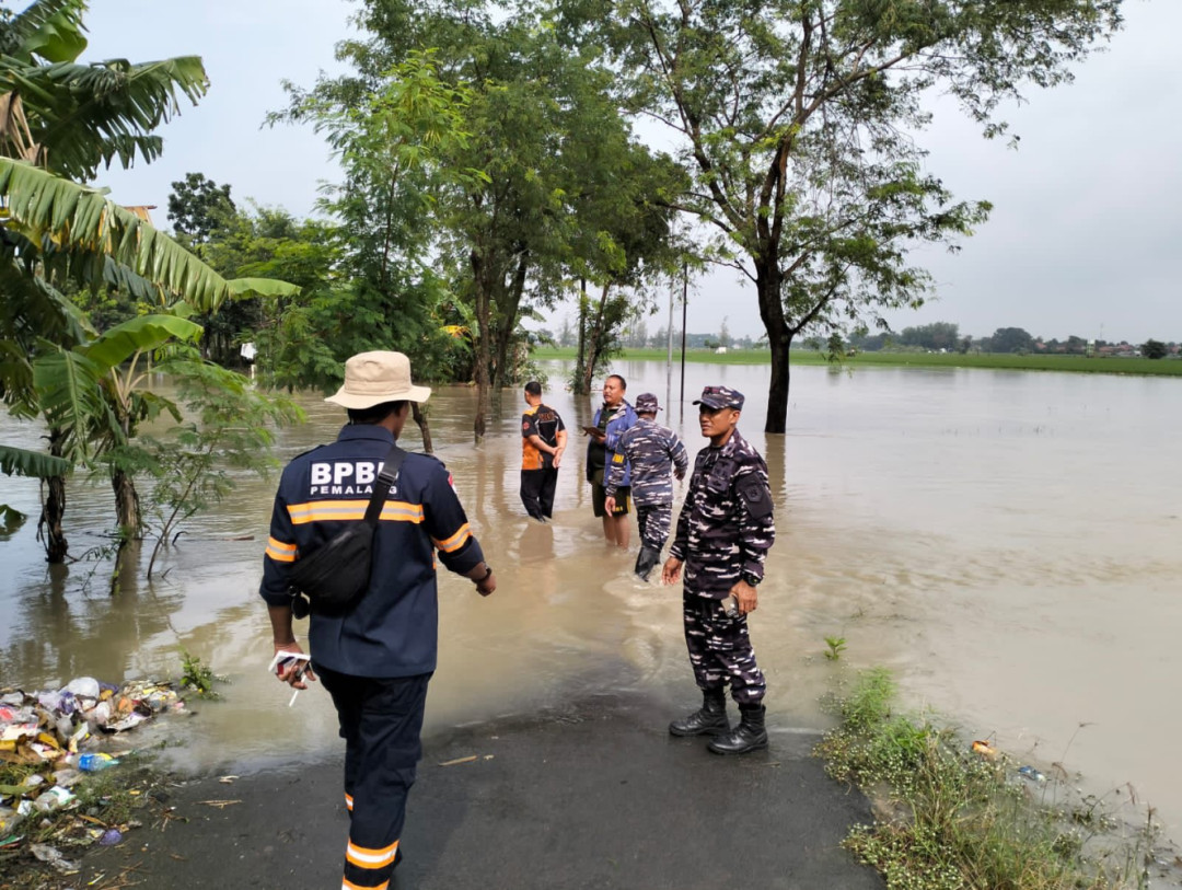 TNI AL Gerak Cepat Tangani Bencana di Tegal dan Pemalang