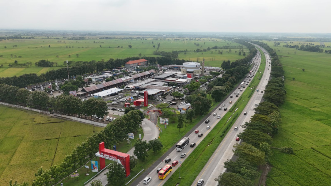 74 Ribu Kendaraan Melintas ke Arah Jakarta, Tol Cipali Berlakukan Buka-Tutup Rest Area
