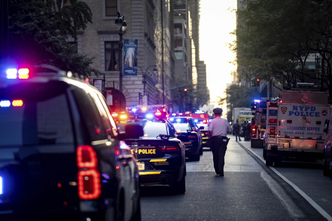 Suara Tembakan Guncang Jantung Manhattan, Pelaku Tewas!