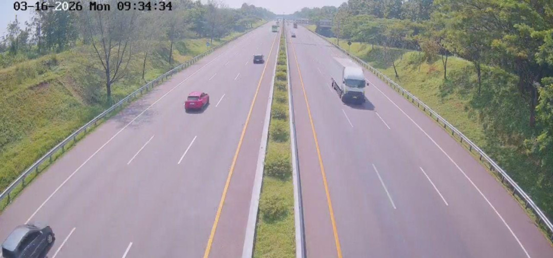 Arus Lalu Lintas Tol Cipali Arah Cirebon Landai