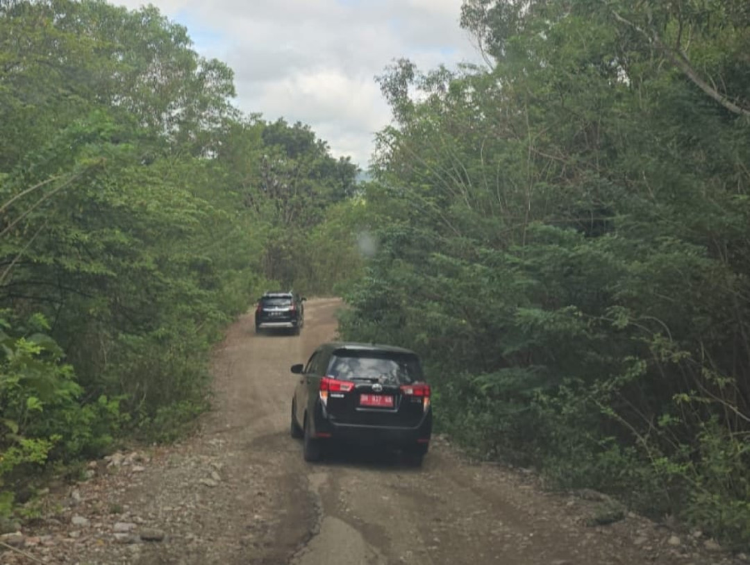 Jalan Rusak Parah, Akses ke Kabupaten Malaka Terancam Lumpuh