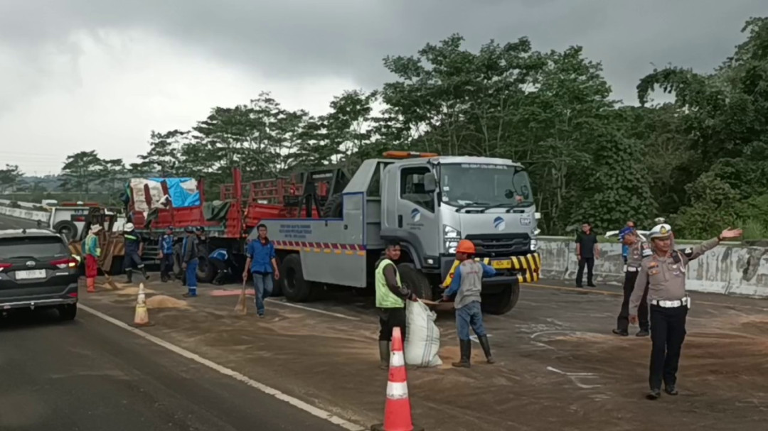 Tabrakan Beruntun di KM 179 Tol Cisumdawu, Tiga Orang Meninggal