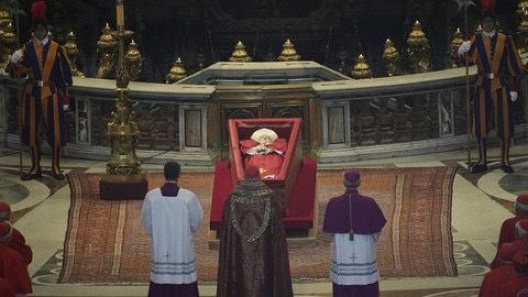 Tiba di Basilika Santo Petrus, Jenazah Paus Fransiskus Disambut Haru