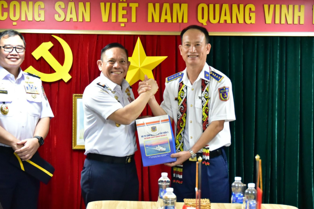 Bakamla RI Sambut Kunjungan Kapal Coast Guard Vietnam di Tanjung Priok