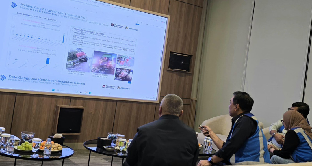 Menhub Pantau Lalu Lintas Tol di JMTC, Arus Keluar-Masuk Jakarta Masih Lancar