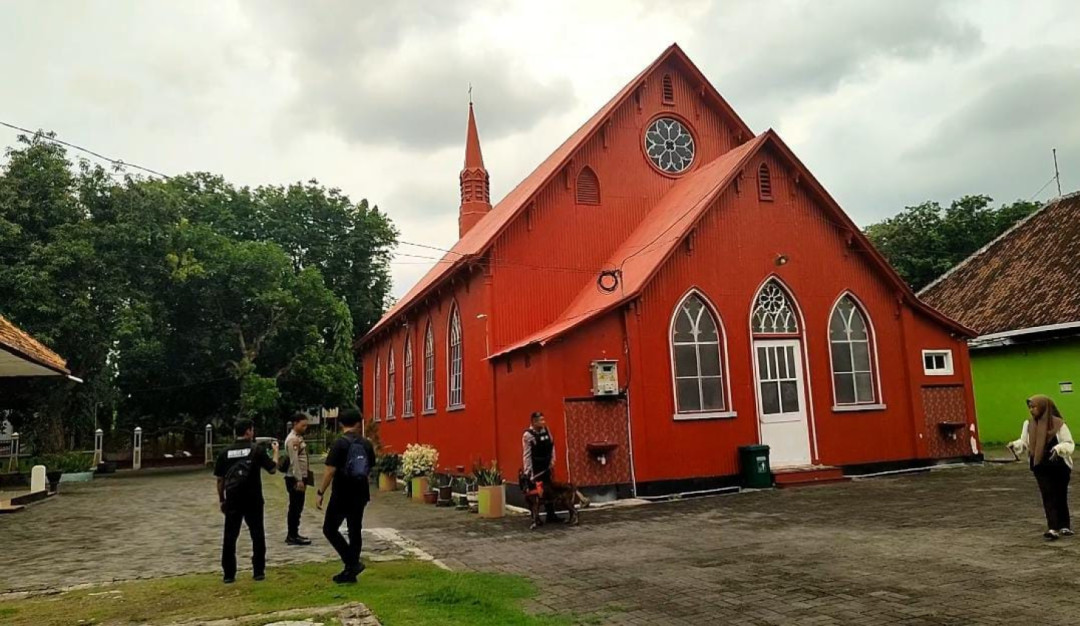 Pengamanan Diperketat, Umat Nasrani Probolinggo Rayakan Natal dengan Tenang