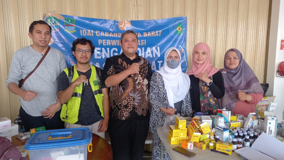 ILUNI FKUI Gelar Bakti Sosial dan Pengabdian Masyarakat untuk Korban Banjir Jabotabek