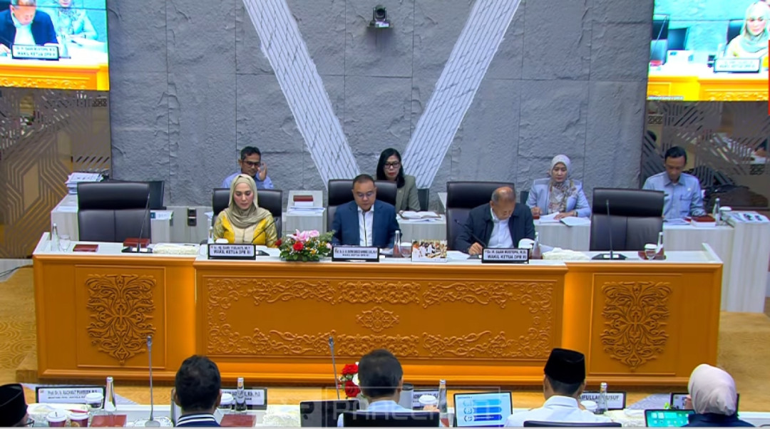 Pimpin DPR RI Rapat Bareng Pemerintah Bahas Perbaikan BPJS PBI JK