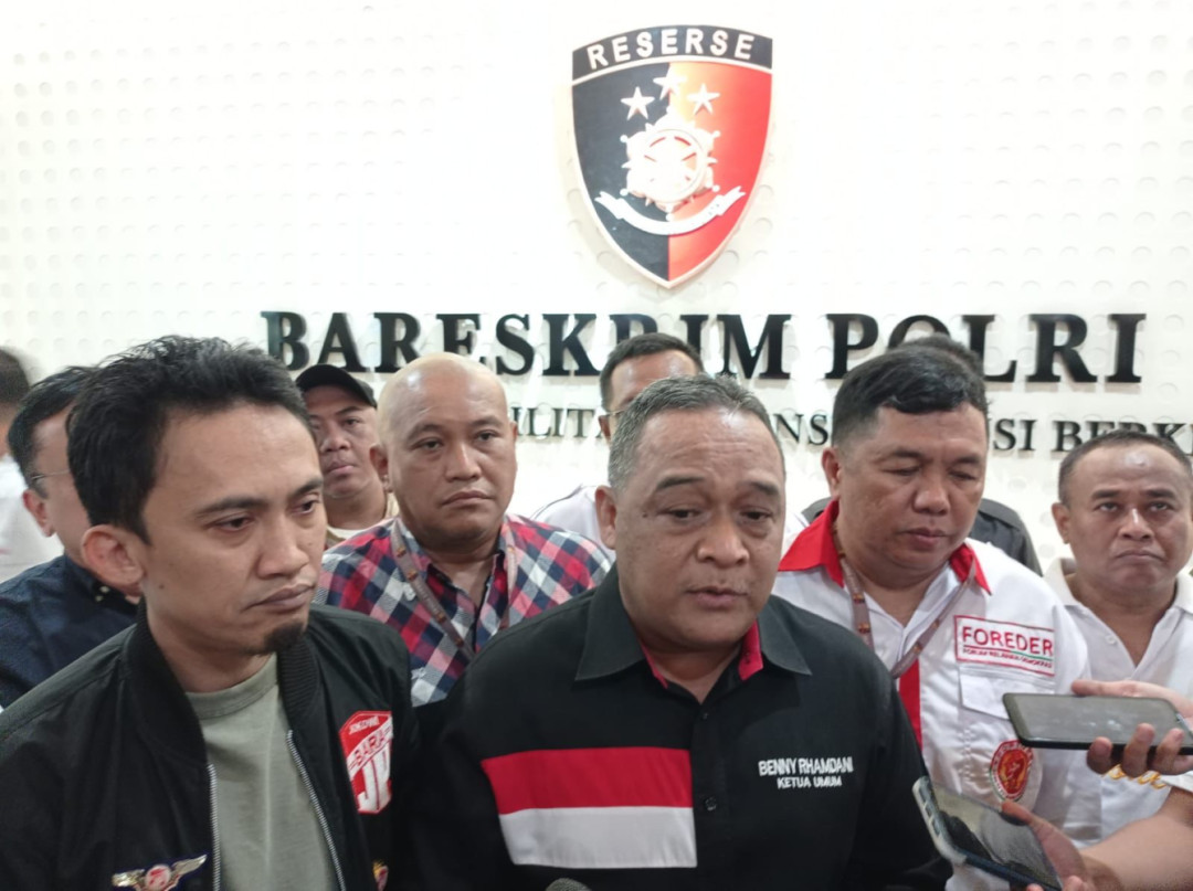 Diduga Hina Presiden Jokowi, Relawan Barikade 98 Laporkan Rocky Gerung