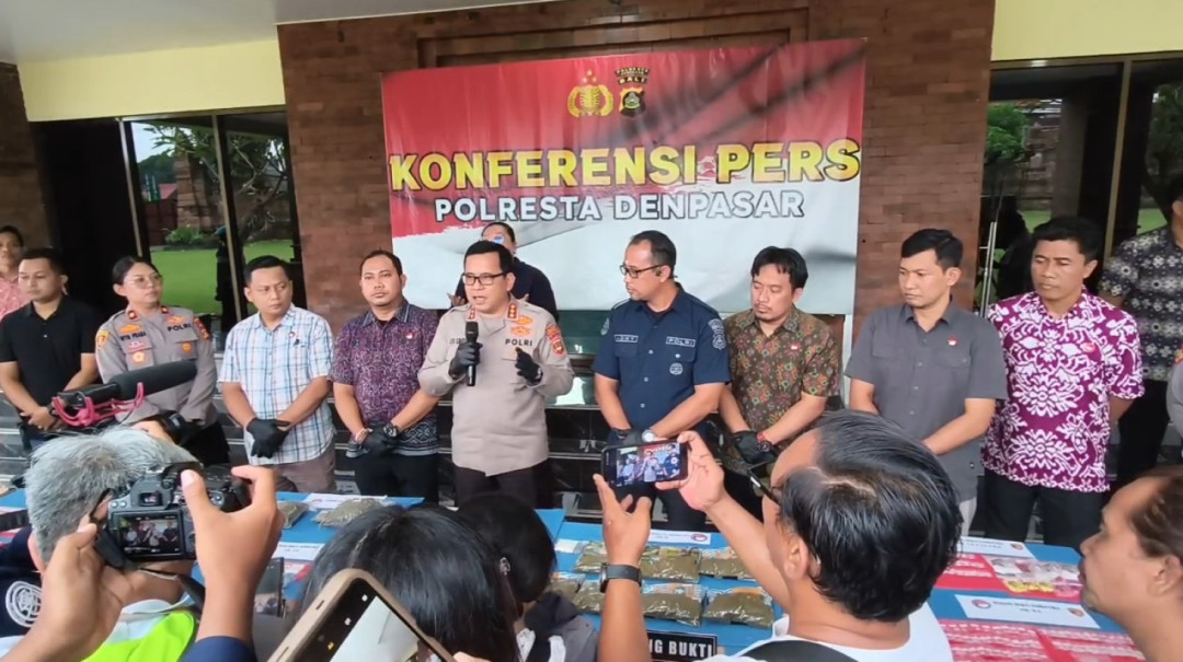 Warga Belarus Ditangkap di Denpasar, Miliki 0,5 Kg Ganja dan Puluhan Gram Kokain