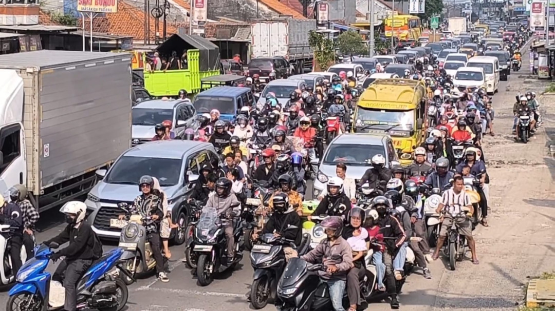 Arus Balik Pantura Cirebon Padat Mengular