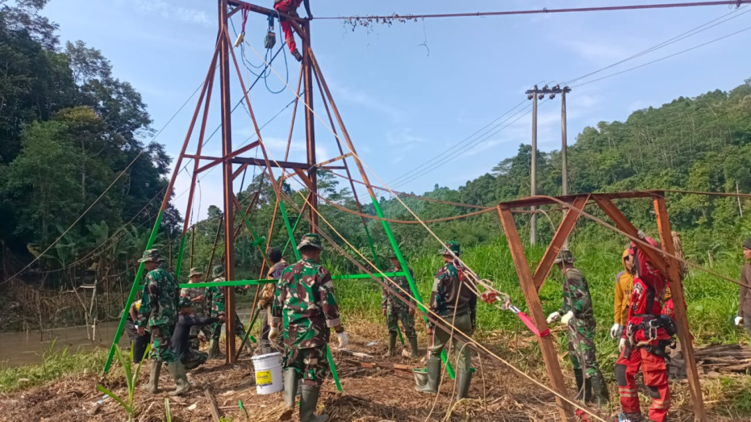 Jembatan Gantung Garuda di Way Umbar Tanggamus Capai 45 Persen