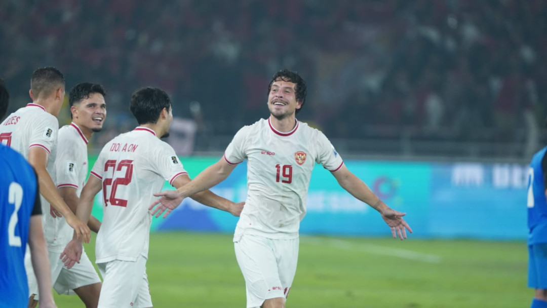 Momen Spesial Thom Haye, Cetak Gol GBK Pertama Ditonton Keluarga