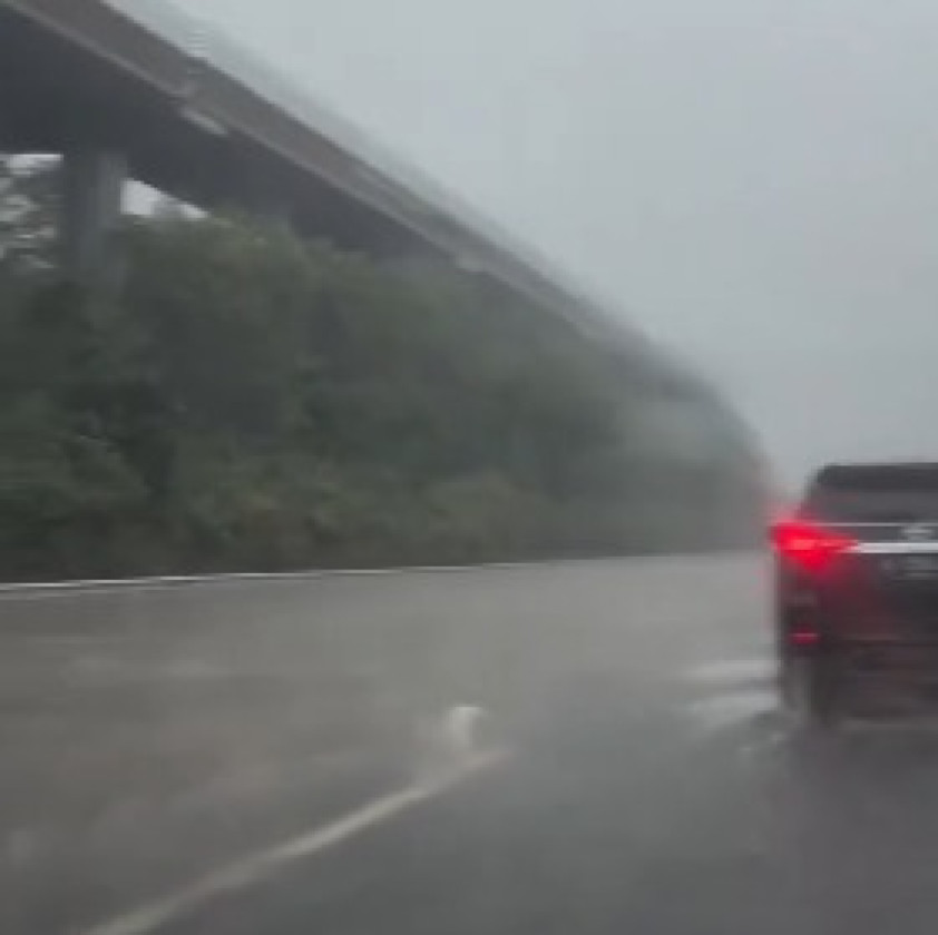 Jasa Marga Tangani Banjir di Tol Jagorawi