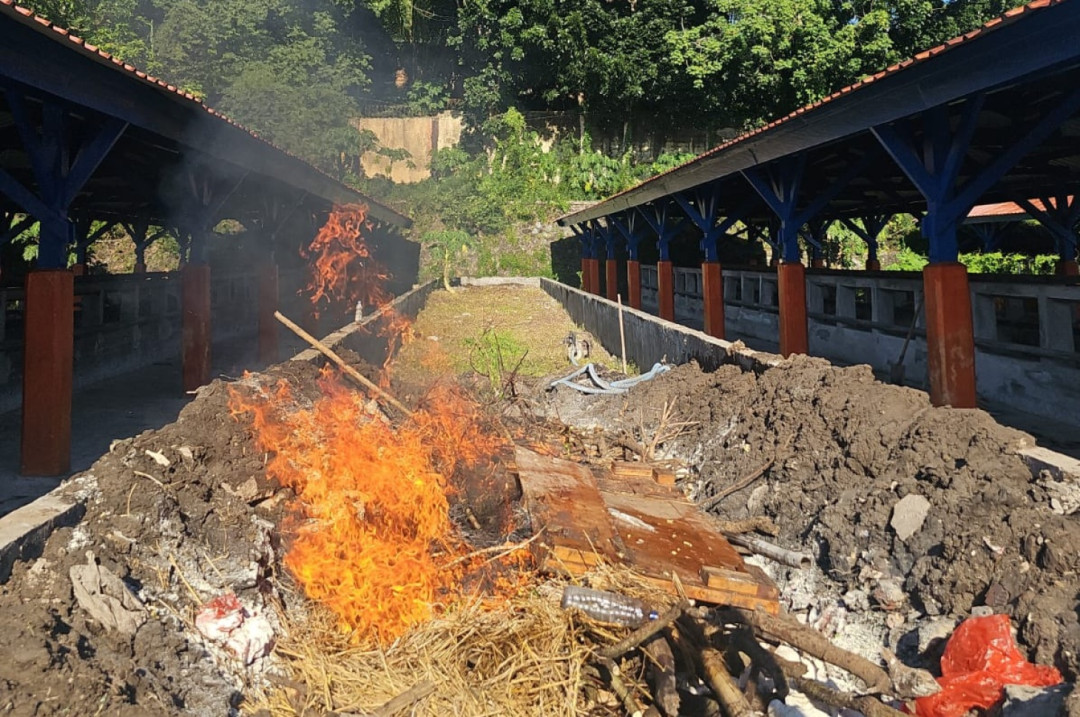 Karantina NTB Musnahkan 5,9 Ton Daging Ayam Ilegal Asal Jatim