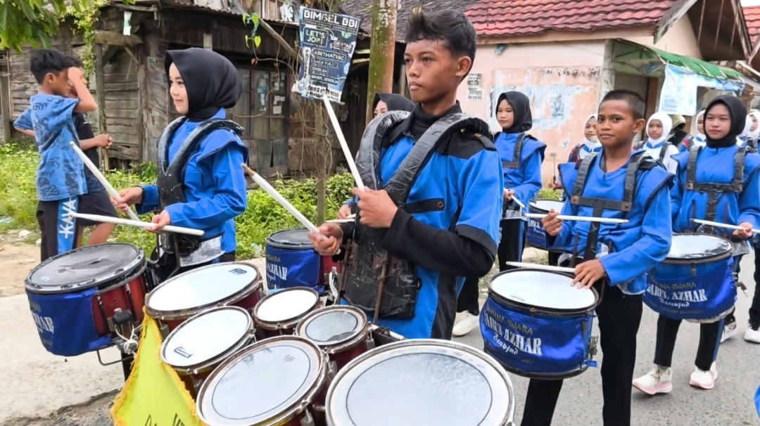 Seribu Siswa Darul Azhar Semarakkan Pawai Sambut Ramadan