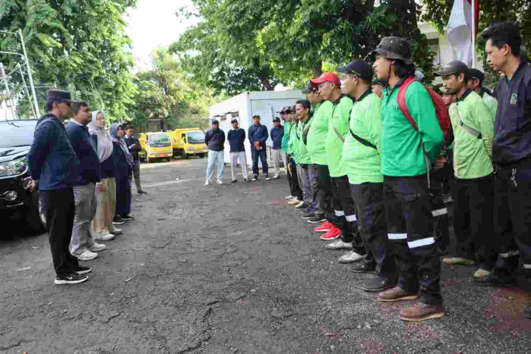 Antisipasi Musim Hujan, Distamhut DKI Gelar Penopingan Pohon Serentak di Seluruh Jakarta