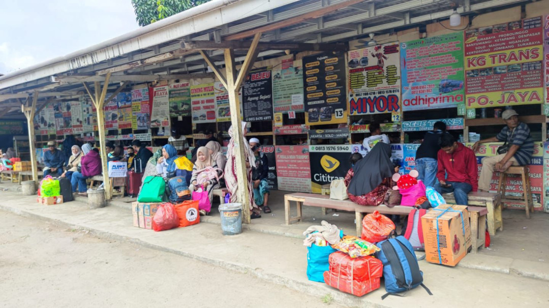 Arus Balik Lebaran 2026, Terminal Pondok Pinang Mulai Dipadati Penumpang