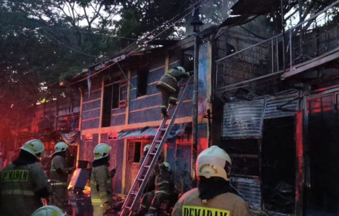 Korsleting Listrik Diduga Picu Kebakaran Rumah Usaha Fotokopi di Cengkareng