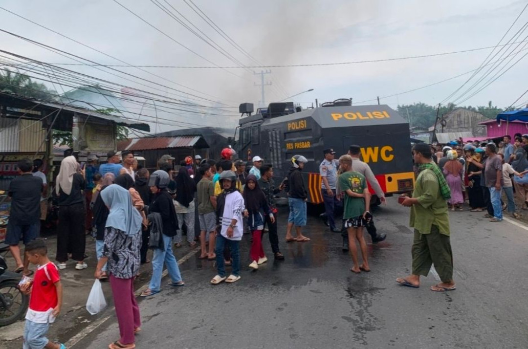 Kebakaran di Simpang Empat, Kerugian Ratusan Juta Tanpa Korban Jiwa