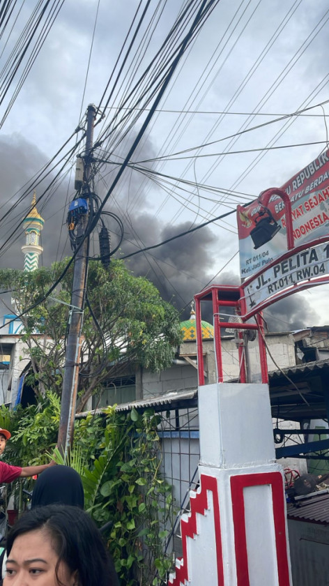 Kebakaran Melanda Pemukiman di Jatipulo, Damkar Kerahkan 20 Unit