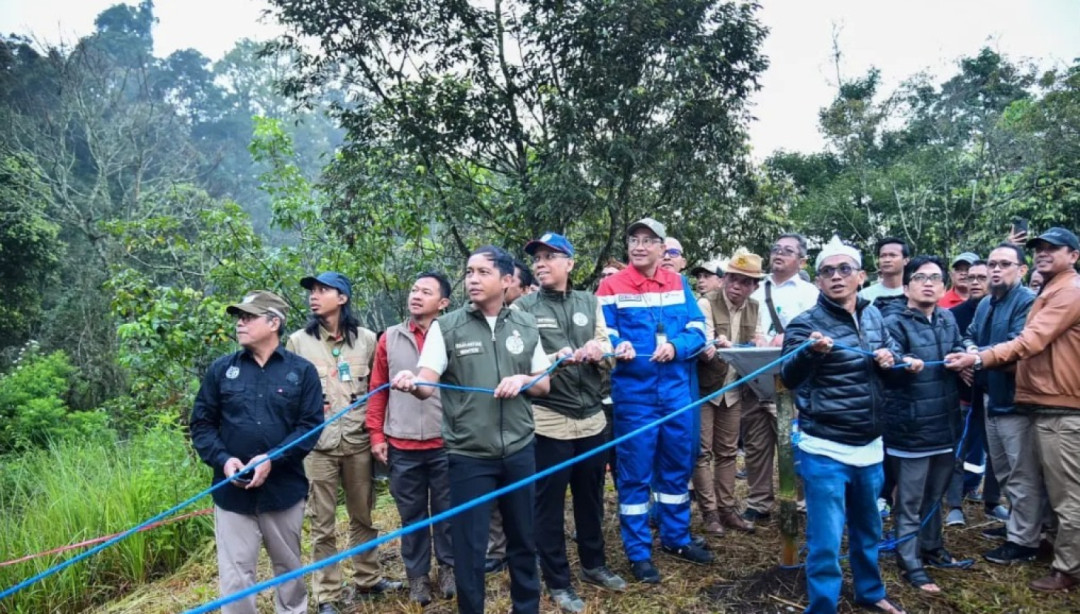 Menteri Kehutanan Lepasliarkan Dua Elang Jawa di Kamojang