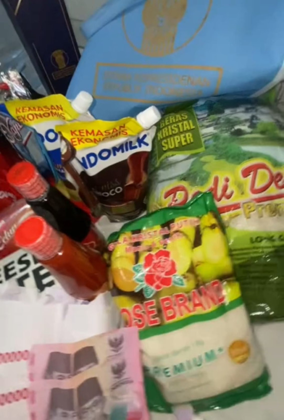 Open House Lebaran Presiden Prabowo Subianto Diserbu Warga, Bingkisan Jadi Sorotan