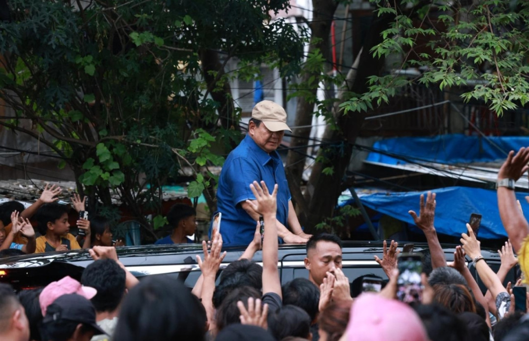 Presiden Tinjau Bantaran Rel Senen, Janji Bangun Hunian Layak