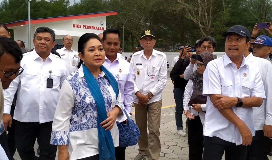 Menteri KKP dan Titiek Soeharto Tinjau Pembangunan KNMP Poncosari