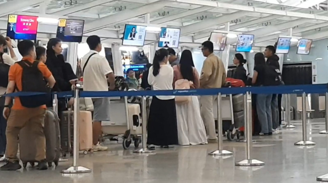 Ribuan Penumpang di Bandara Ngurah Rai Alami Pembatalan Penerbangan ke Timur Tengah 