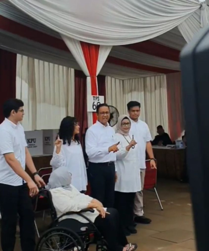 Selesai Coblos Anies Ucapkan Terima Kasih Kepada Angota KPPS di Seluruh Indonesia