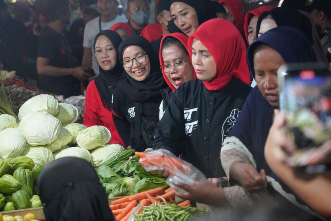 Kunjungi Pasar Tradisional, Siti Atikoh Bahas Daruratnya Kedaulatan Kedelai Indonesia