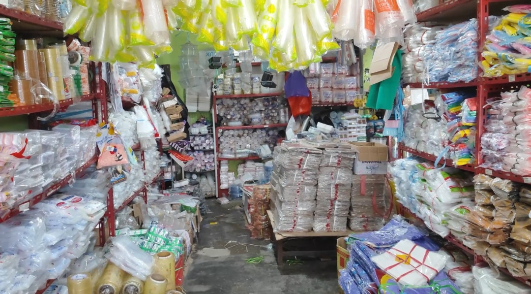 Harga Plastik di Martapura Naik Tajam, Bebani Pedagang dan Konsumen