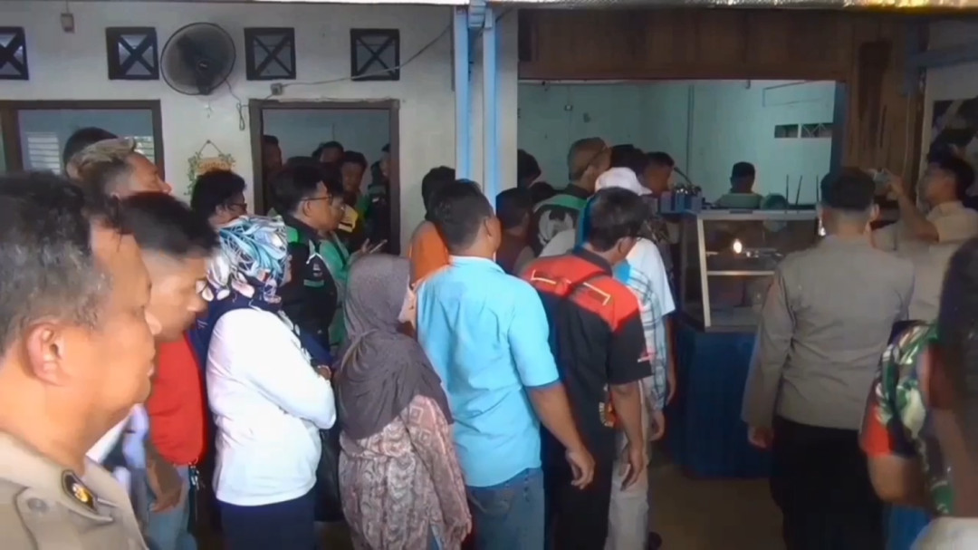 Polres Subang Sediakan Makan Siang Gratis untuk Ojol